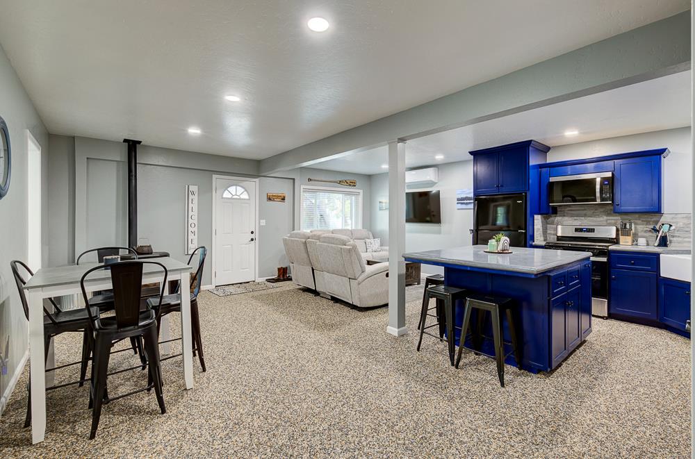 41930 Buckeye Ln, Shaver Lake, CA 93664