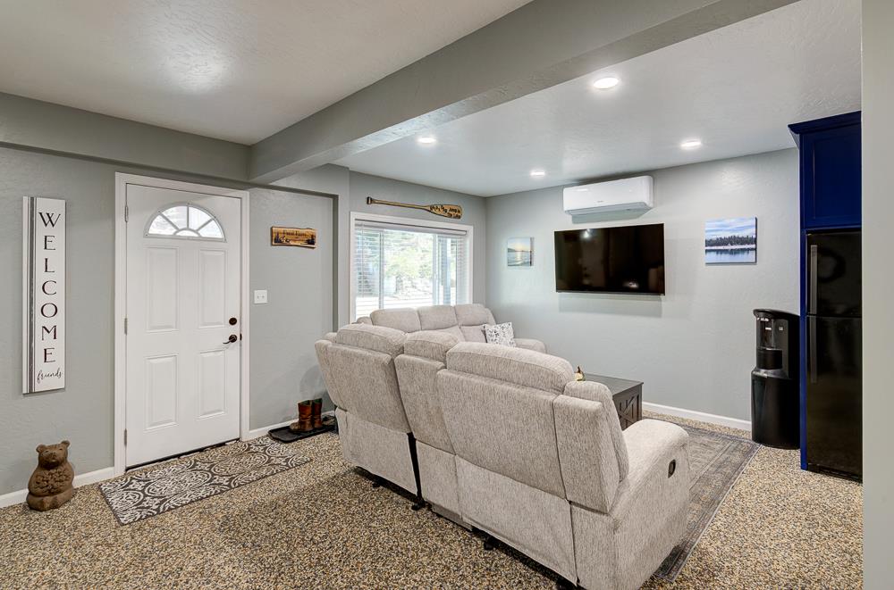 41930 Buckeye Ln, Shaver Lake, CA 93664