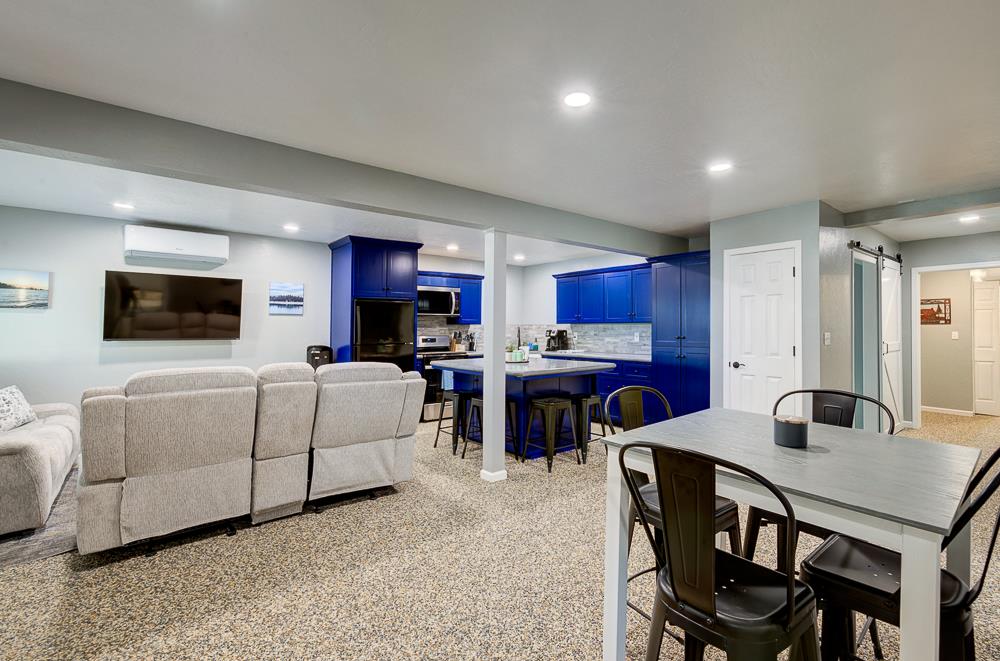 41930 Buckeye Ln, Shaver Lake, CA 93664