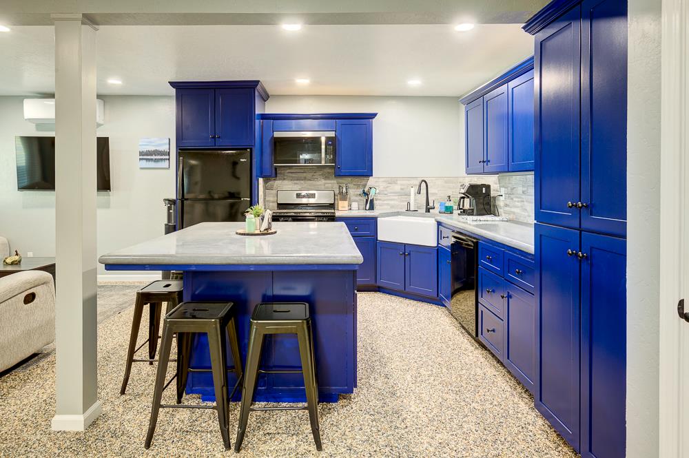 41930 Buckeye Ln, Shaver Lake, CA 93664