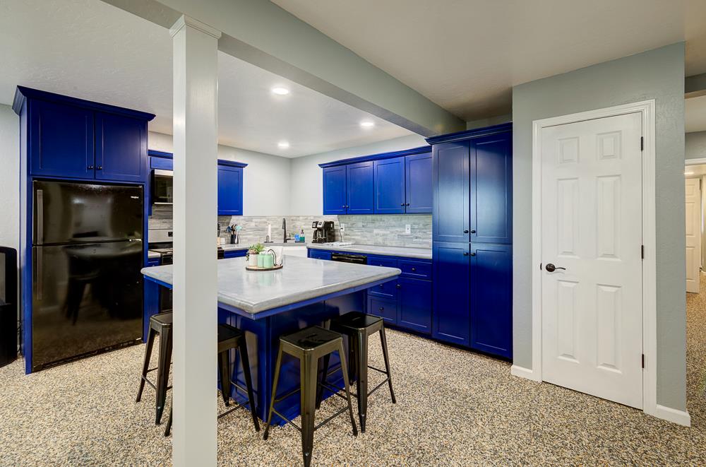 41930 Buckeye Ln, Shaver Lake, CA 93664