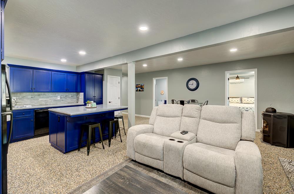 41930 Buckeye Ln, Shaver Lake, CA 93664