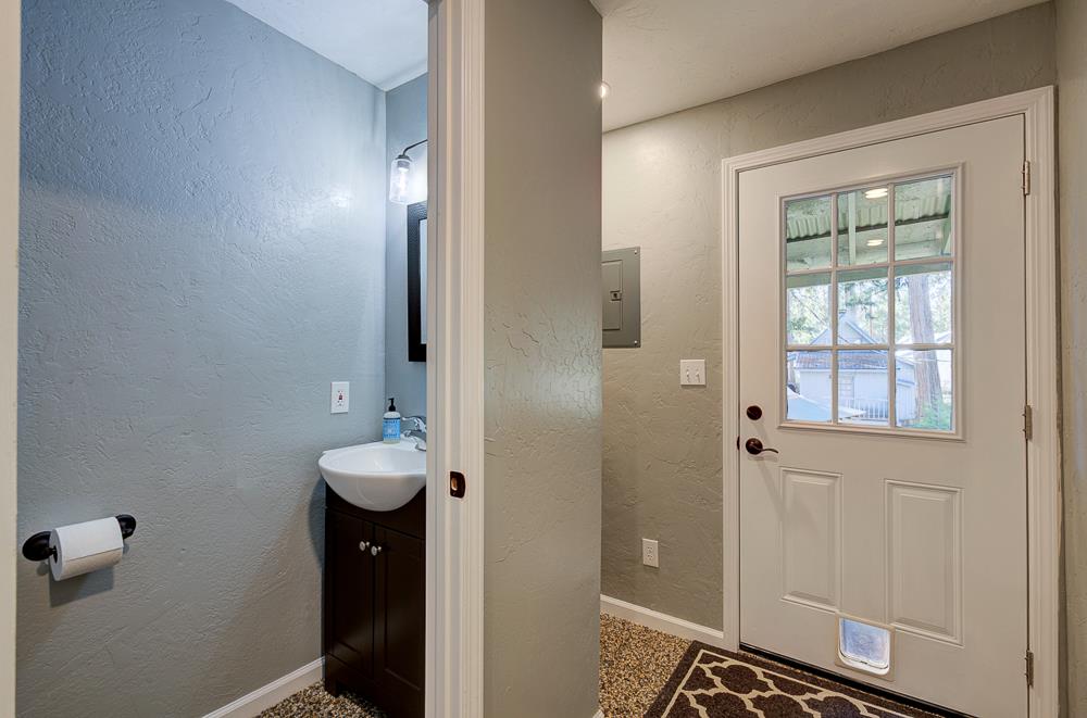 41930 Buckeye Ln, Shaver Lake, CA 93664