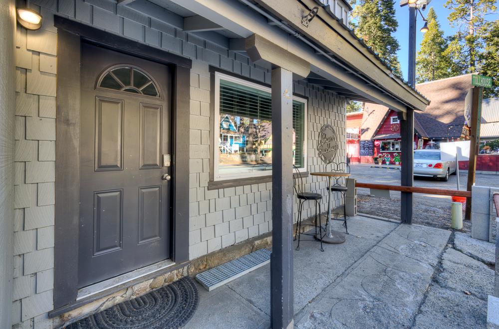 41930 Buckeye Ln, Shaver Lake, CA 93664