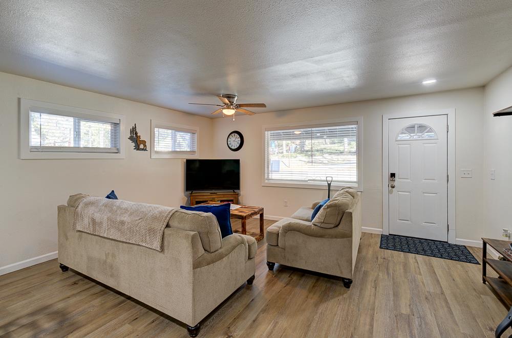 41930 Buckeye Ln, Shaver Lake, CA 93664