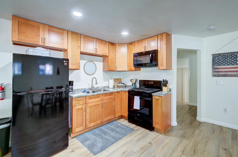 41930 Buckeye Ln, Shaver Lake, CA 93664