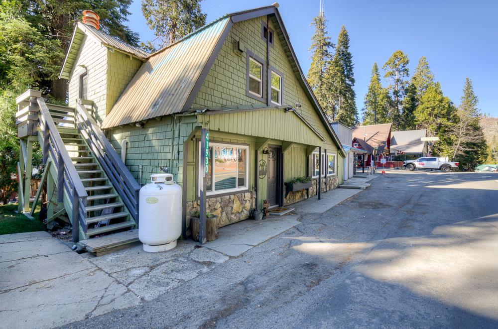 41930 Buckeye Ln, Shaver Lake, CA 93664