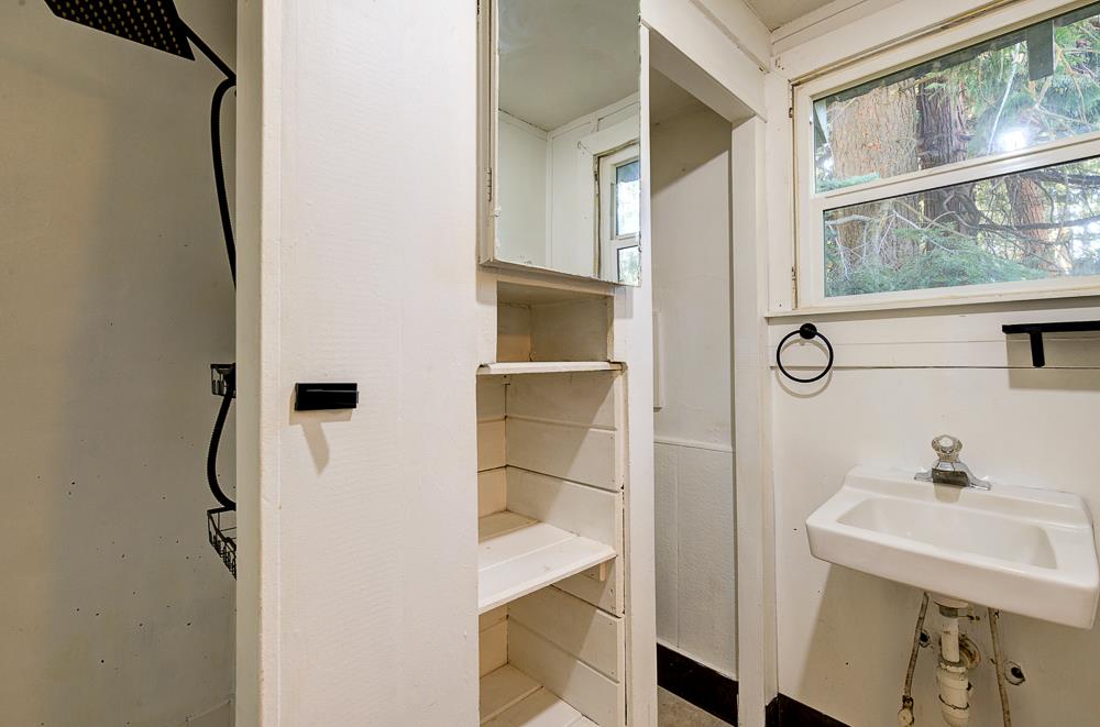 41930 Buckeye Ln, Shaver Lake, CA 93664