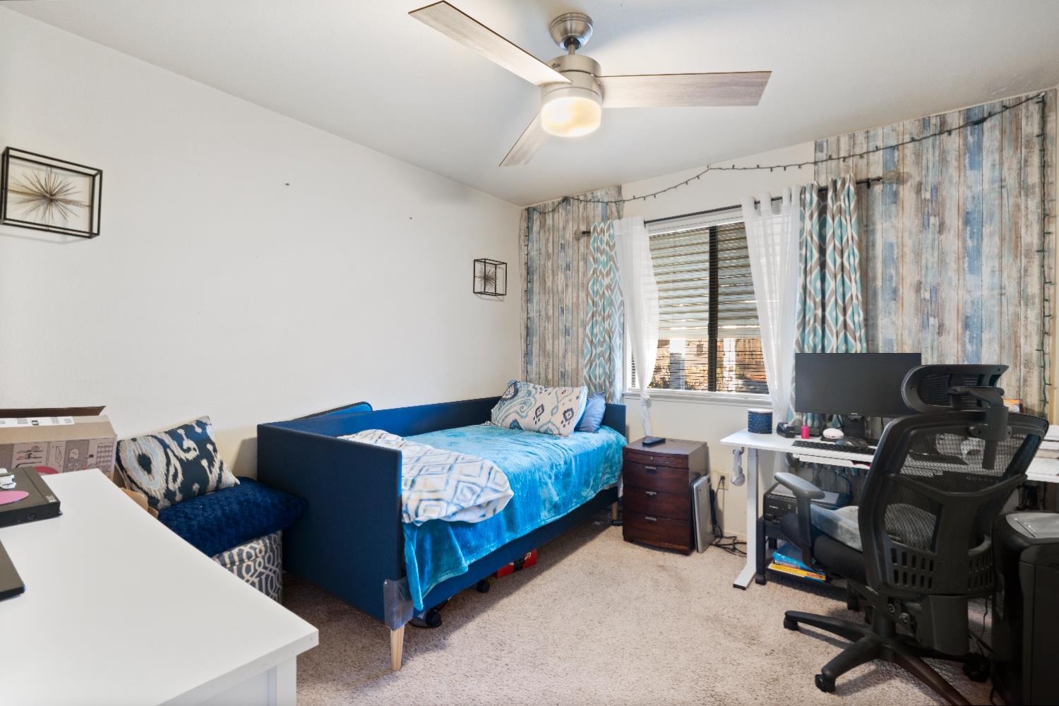 605 Sonoma Ln, Avenal, CA 93204