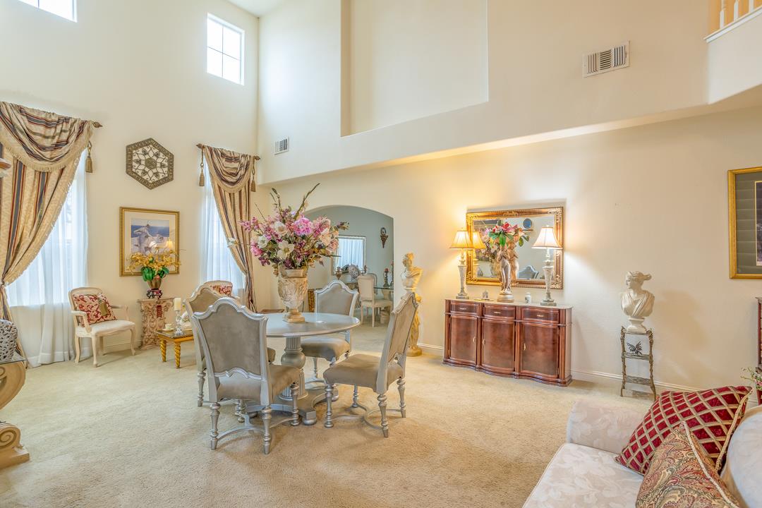 2563 Riviera Ct, Tulare, CA 93274