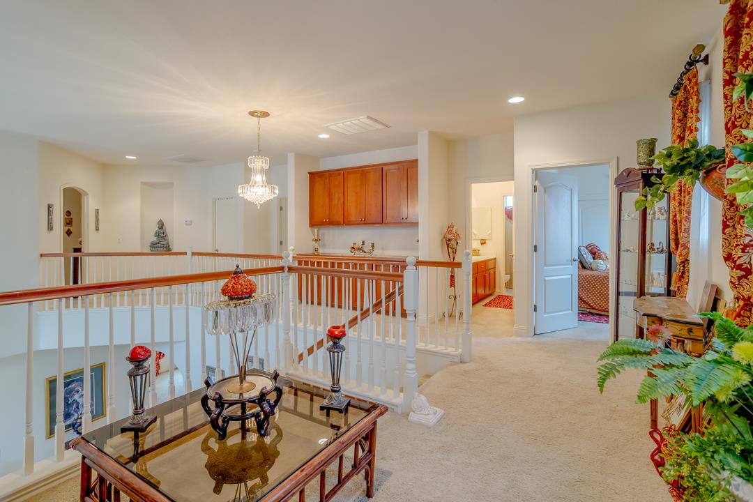 2563 Riviera Ct, Tulare, CA 93274