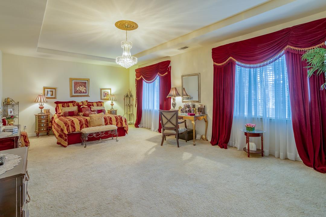 2563 Riviera Ct, Tulare, CA 93274