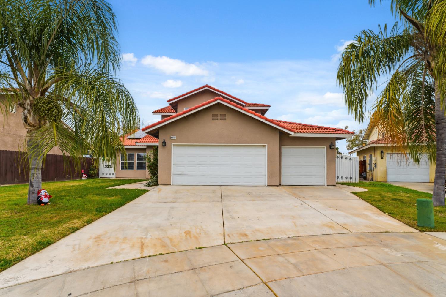 5028 W Robinson Ave, Fresno, CA 93722