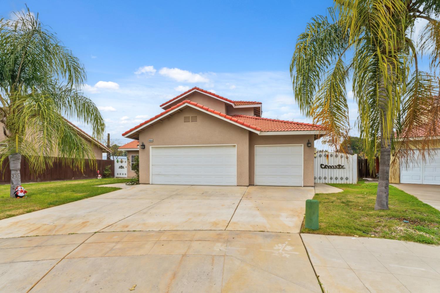 5028 W Robinson Ave, Fresno, CA 93722