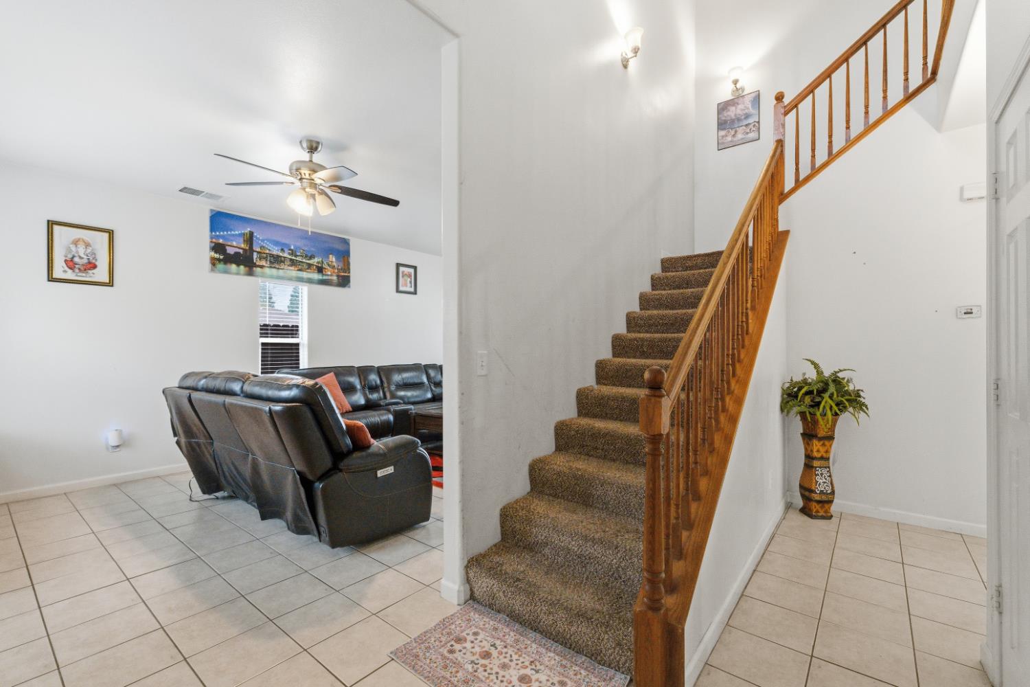 5028 W Robinson Ave, Fresno, CA 93722