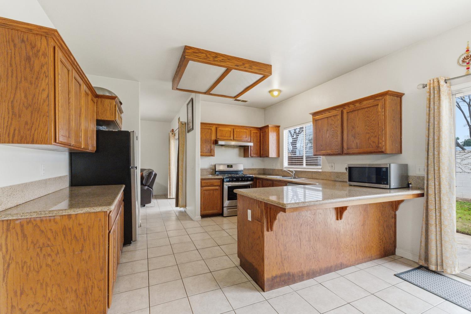 5028 W Robinson Ave, Fresno, CA 93722