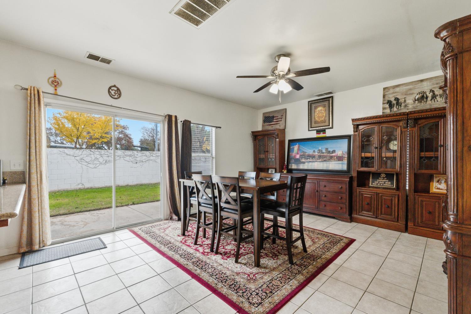 5028 W Robinson Ave, Fresno, CA 93722