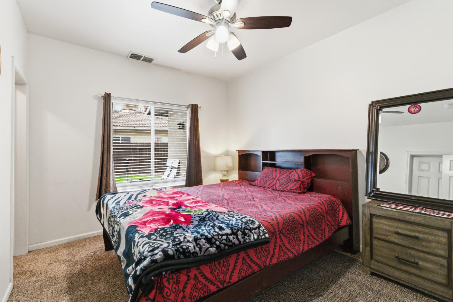 5028 W Robinson Ave, Fresno, CA 93722