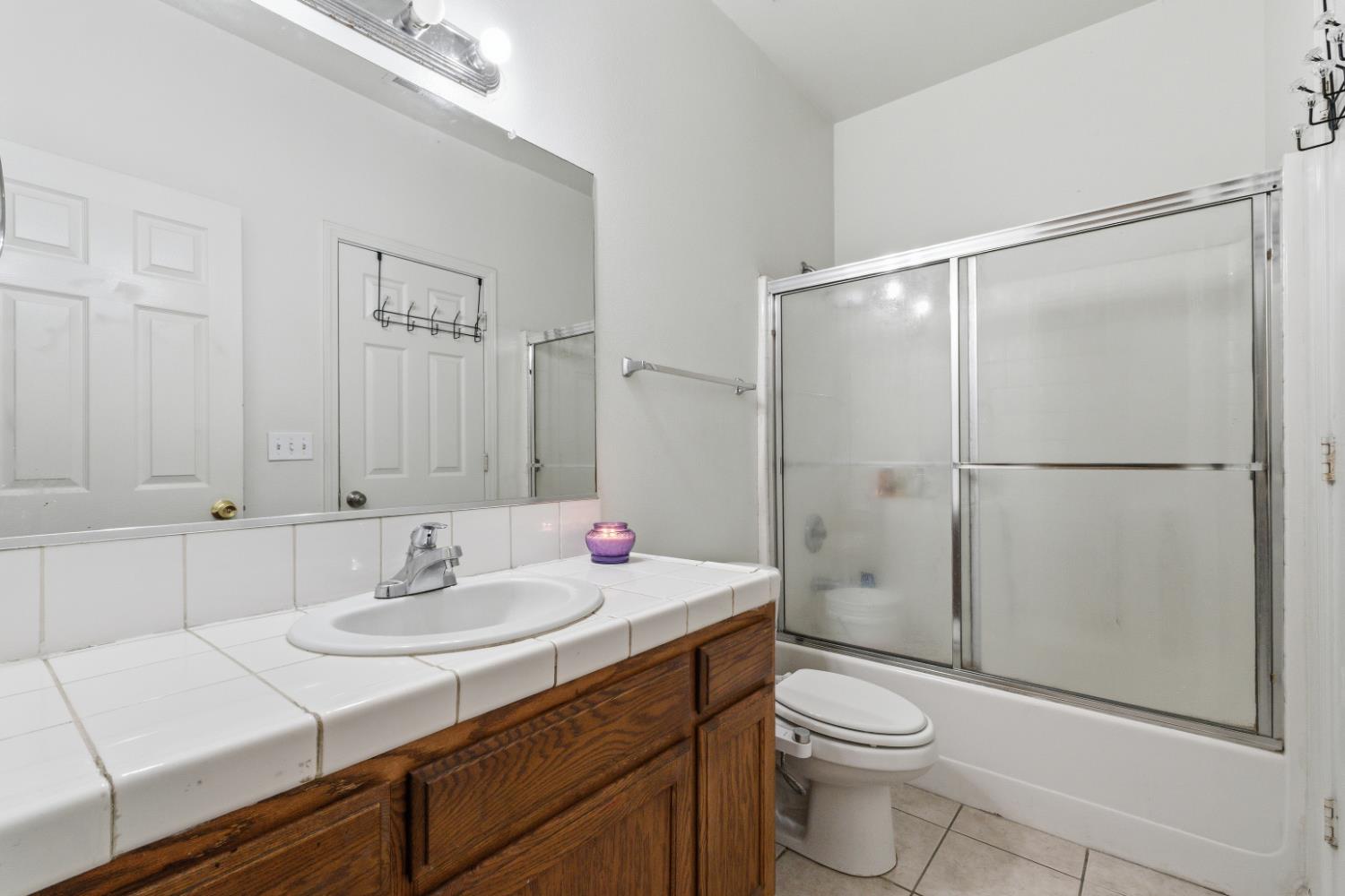 5028 W Robinson Ave, Fresno, CA 93722