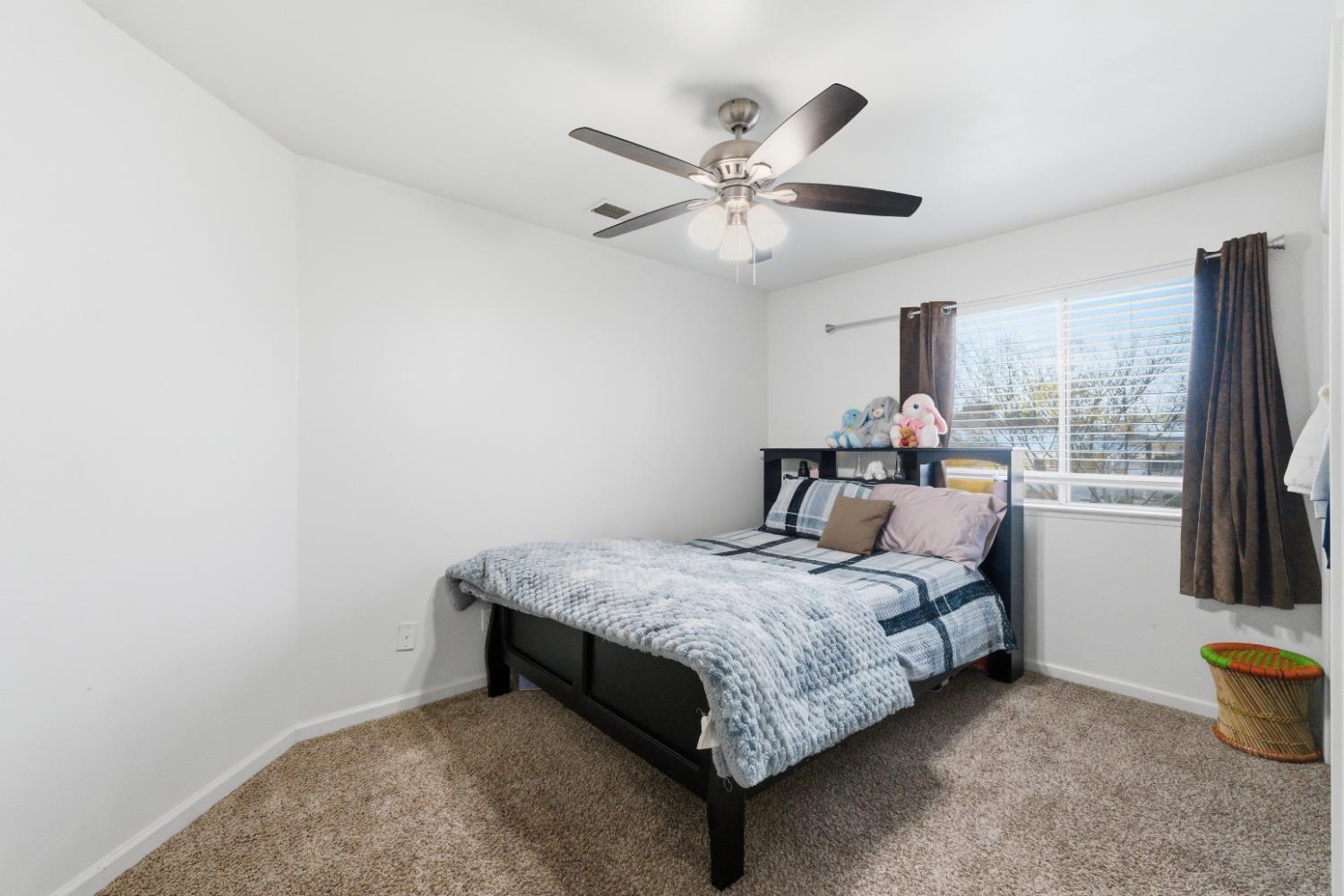 5028 W Robinson Ave, Fresno, CA 93722