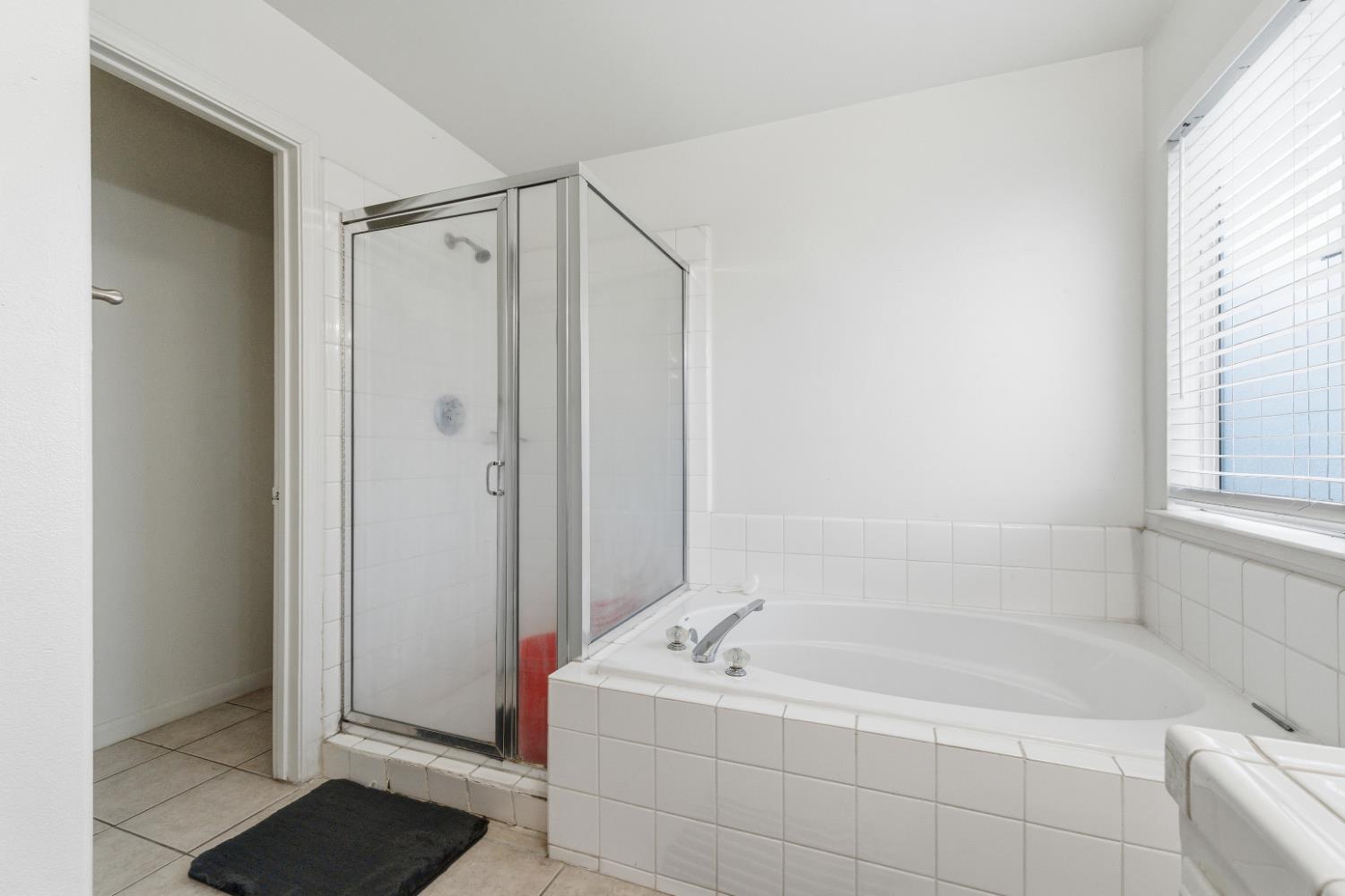 5028 W Robinson Ave, Fresno, CA 93722