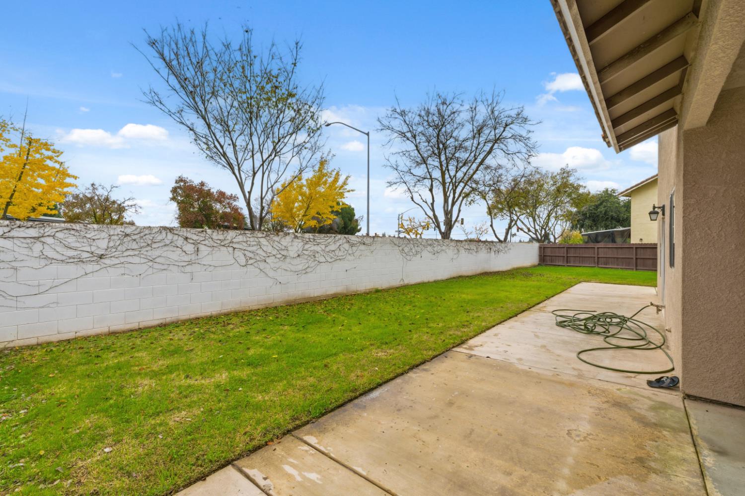 5028 W Robinson Ave, Fresno, CA 93722