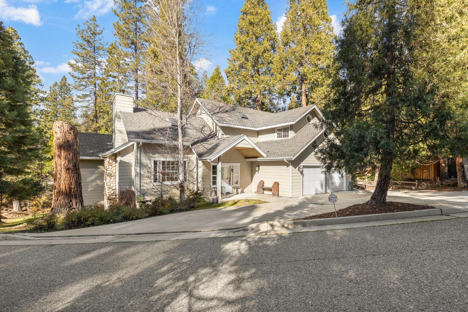 53875 Dogwood Creek Dr, Bass Lake, CA 93604