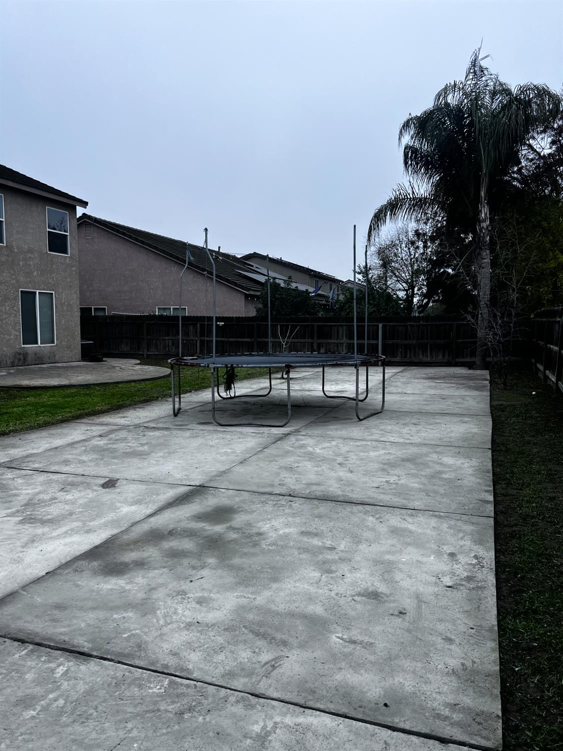 1950 W Rio Hondo Way, Hanford, CA 93230