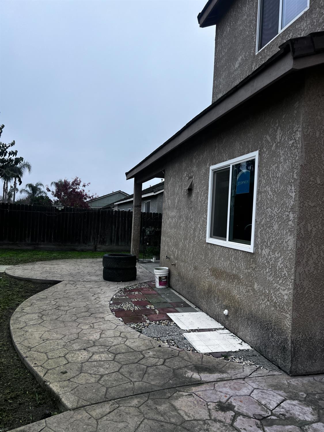 1950 W Rio Hondo Way, Hanford, CA 93230