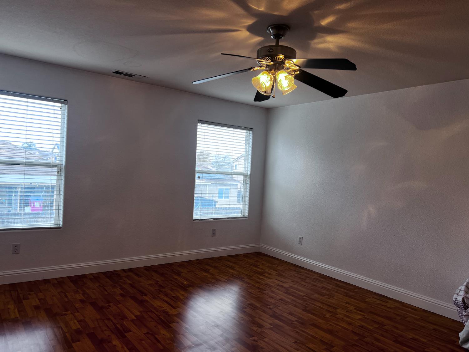 1950 W Rio Hondo Way, Hanford, CA 93230