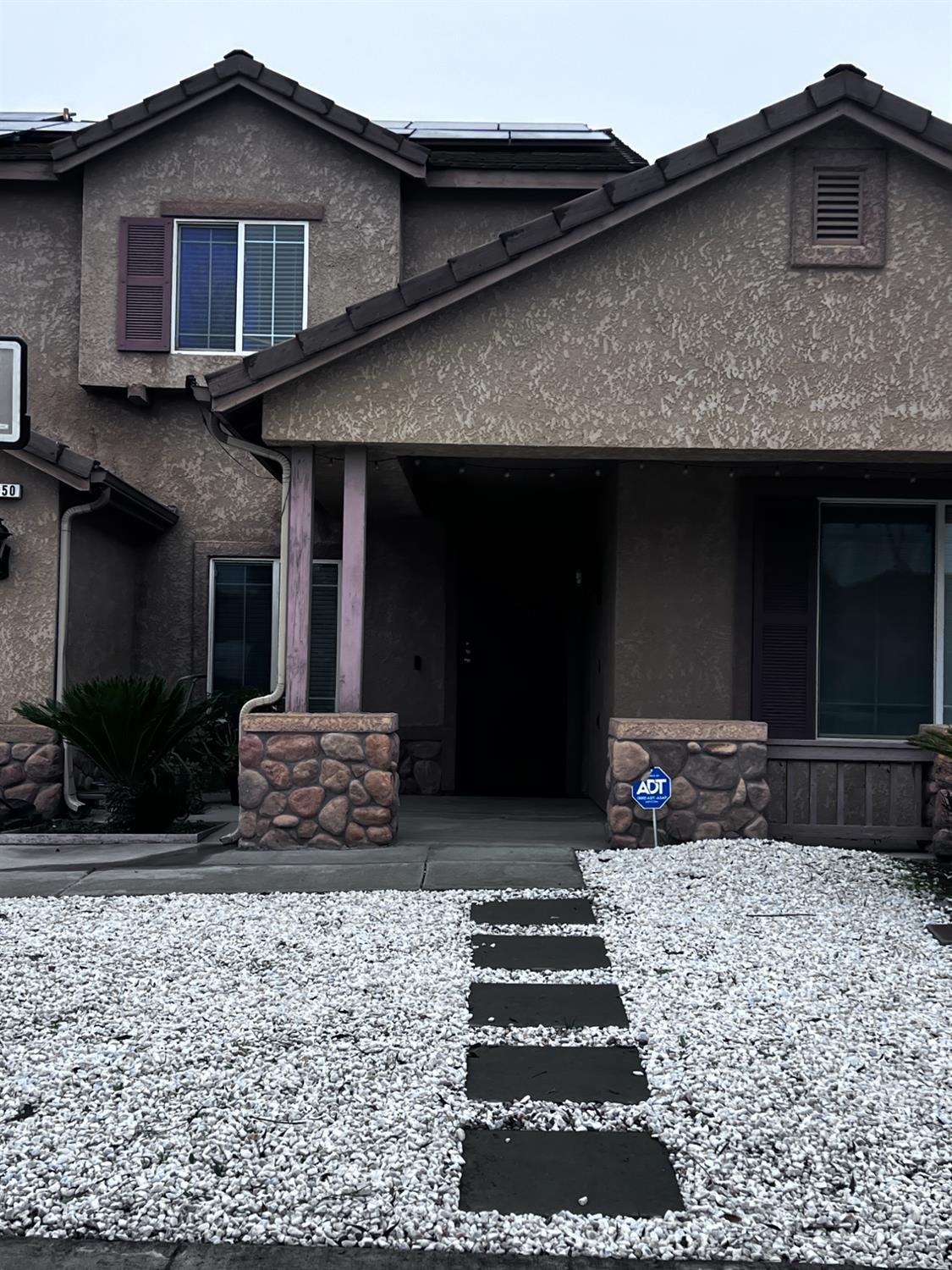 1950 W Rio Hondo Way, Hanford, CA 93230