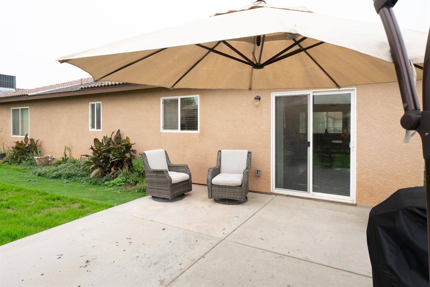 1935 Madison Dr, Madera, CA 93638