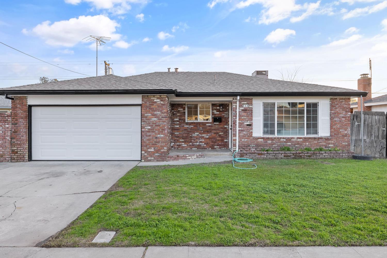 552 W Rialto Ave, Clovis, CA 93612