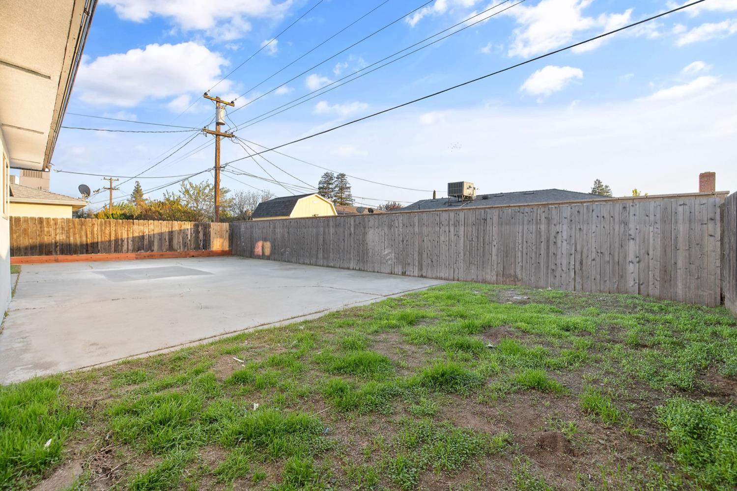 552 W Rialto Ave, Clovis, CA 93612