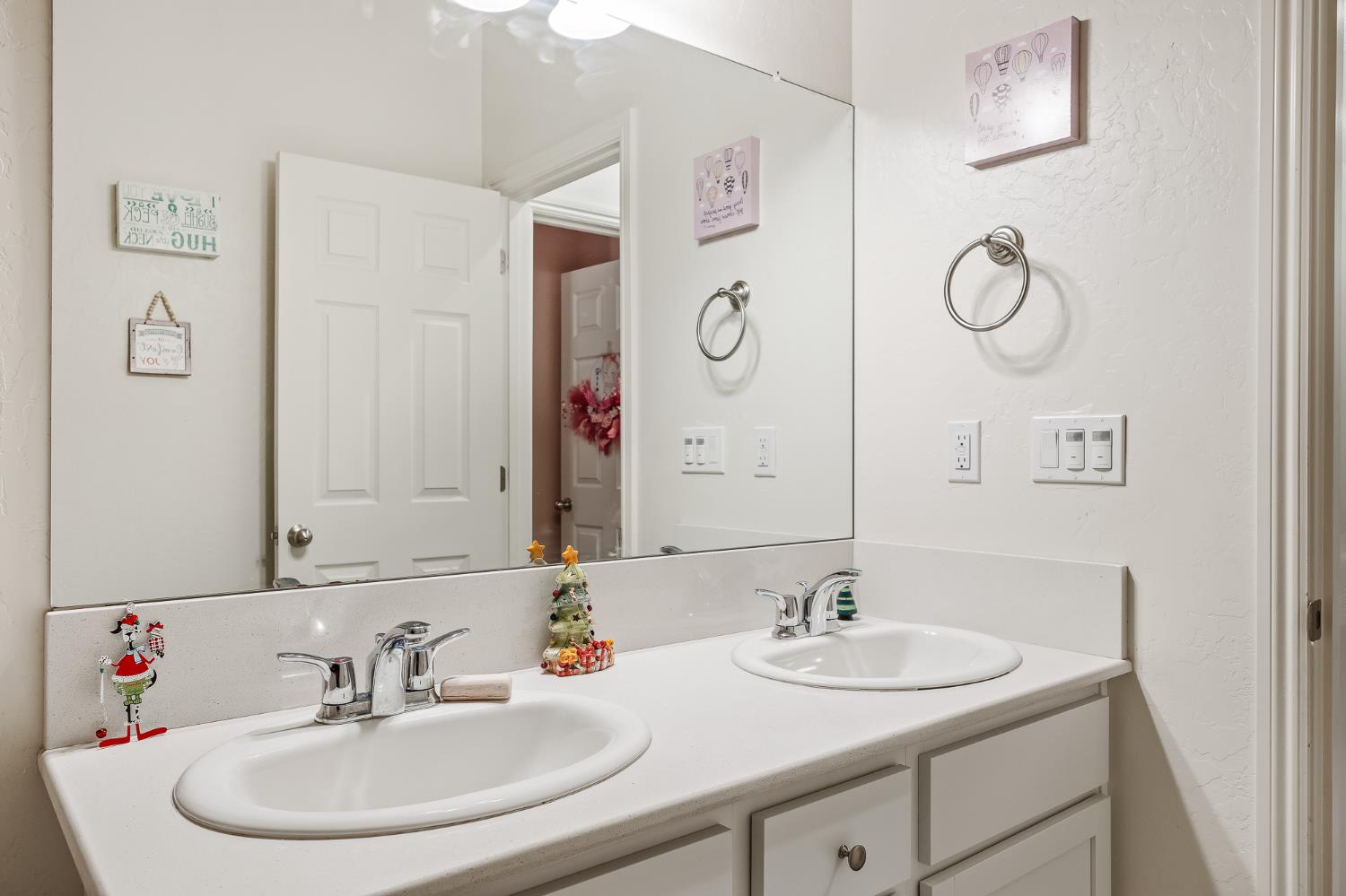 3037 Traverse Ln, Clovis, CA 93619