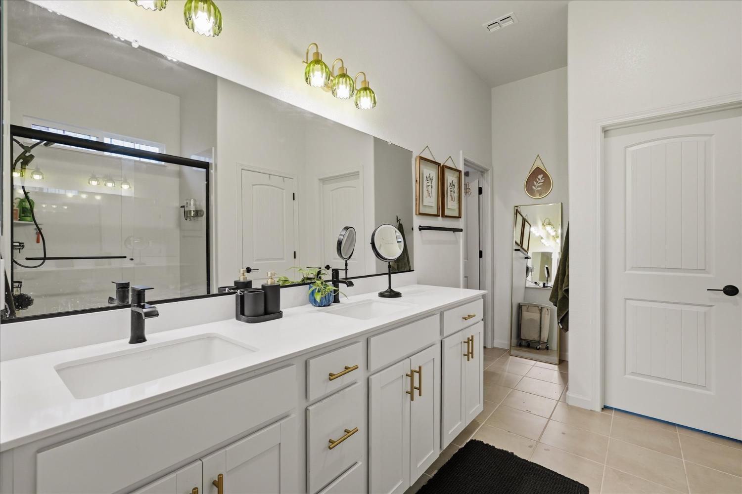 668 Rock Crest Ave, Madera, CA 93636