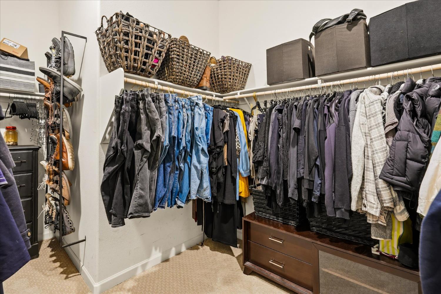 668 Rock Crest Ave, Madera, CA 93636