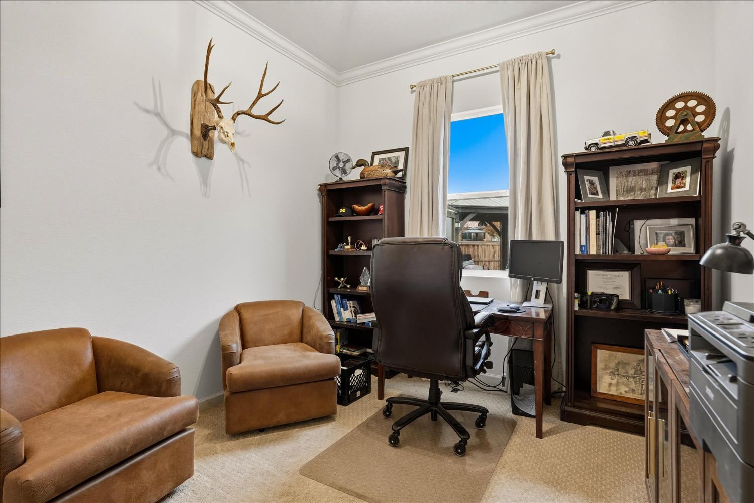 668 Rock Crest Ave, Madera, CA 93636