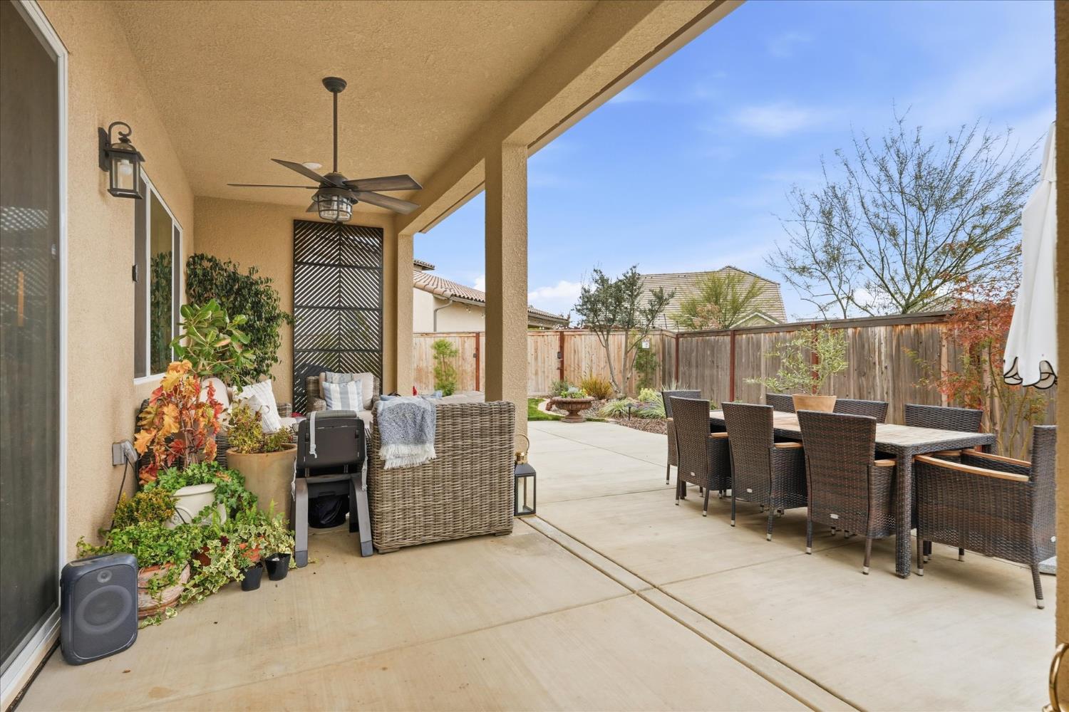 668 Rock Crest Ave, Madera, CA 93636