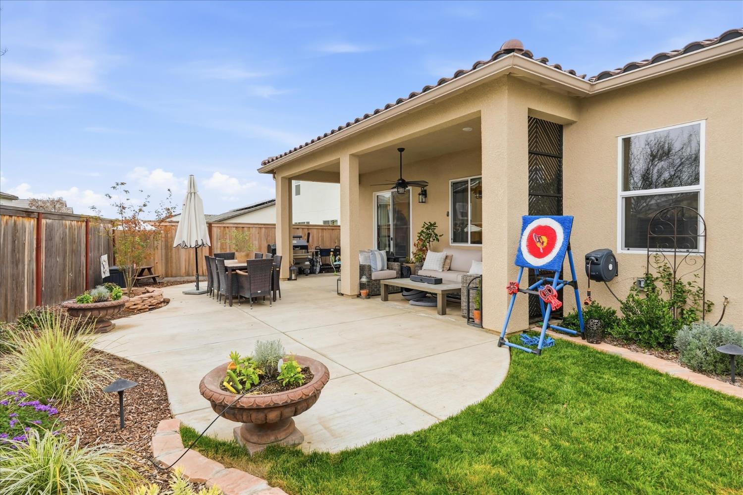 668 Rock Crest Ave, Madera, CA 93636