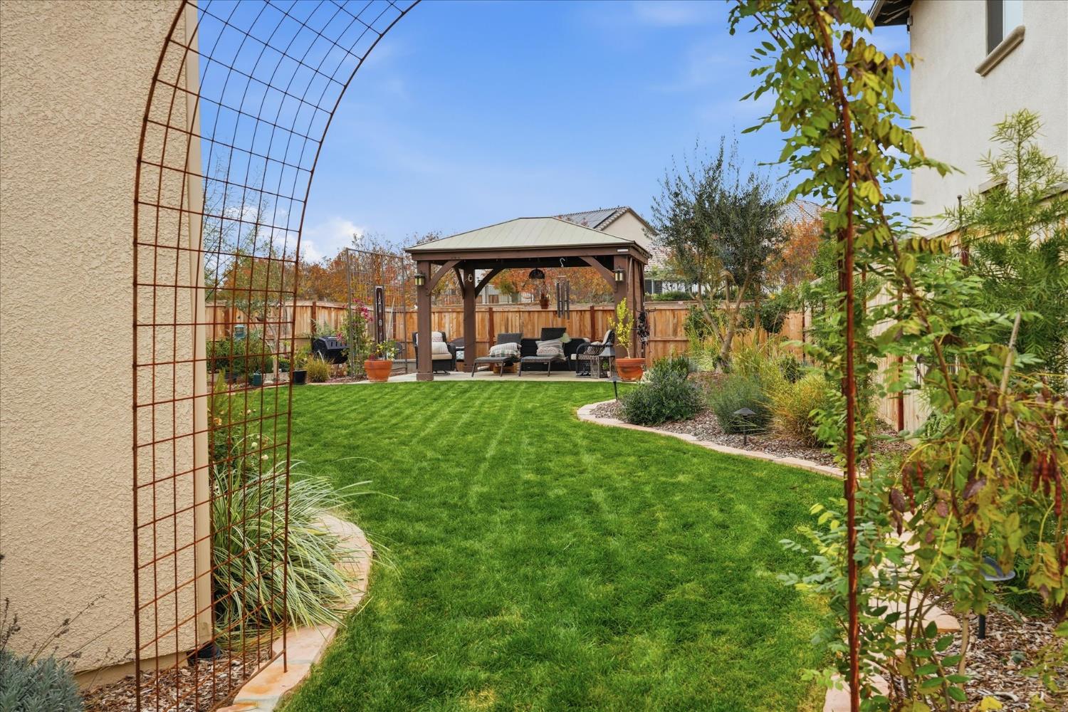 668 Rock Crest Ave, Madera, CA 93636