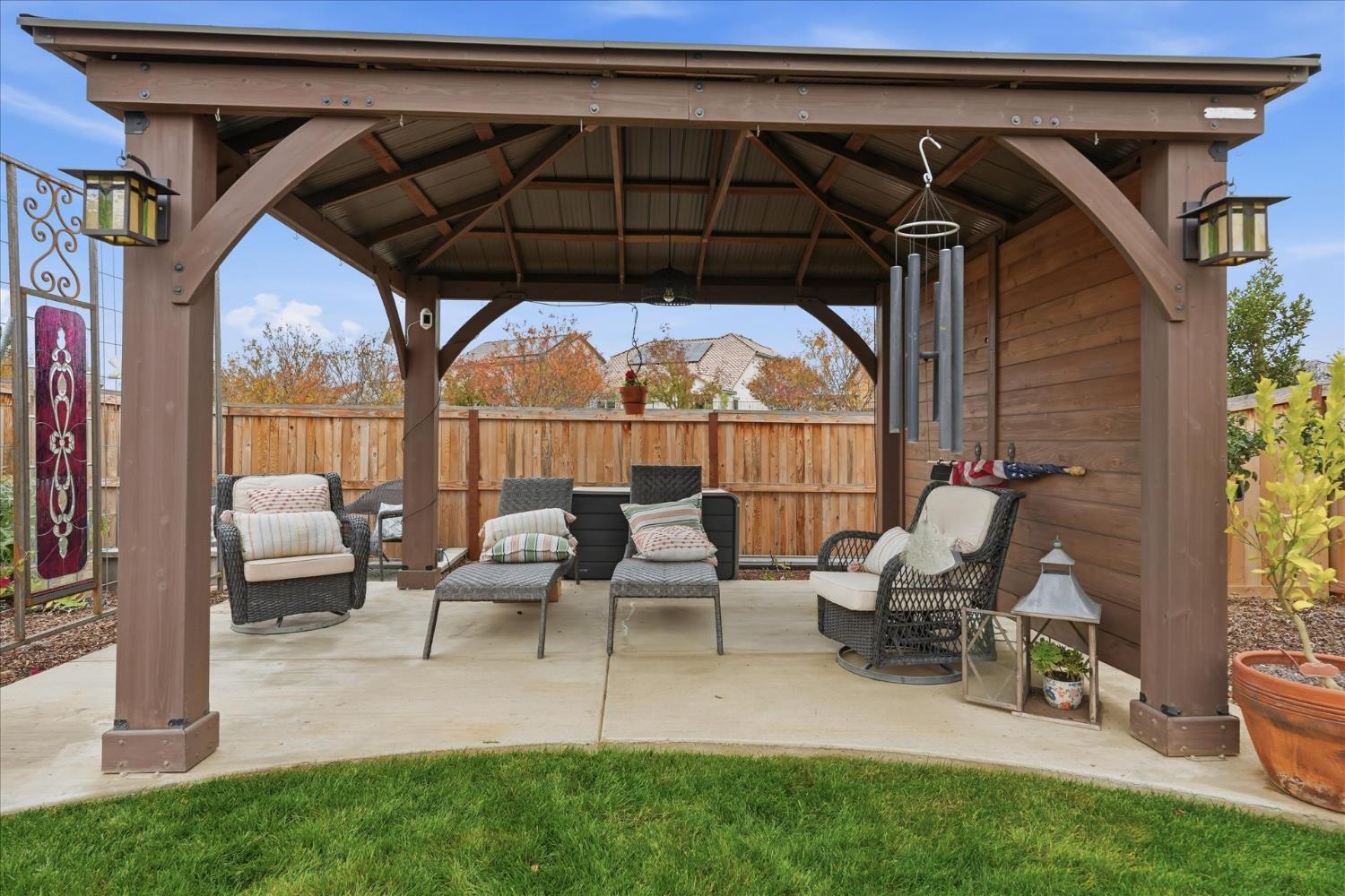 668 Rock Crest Ave, Madera, CA 93636