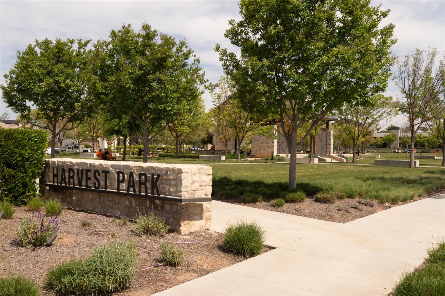 668 Rock Crest Ave, Madera, CA 93636