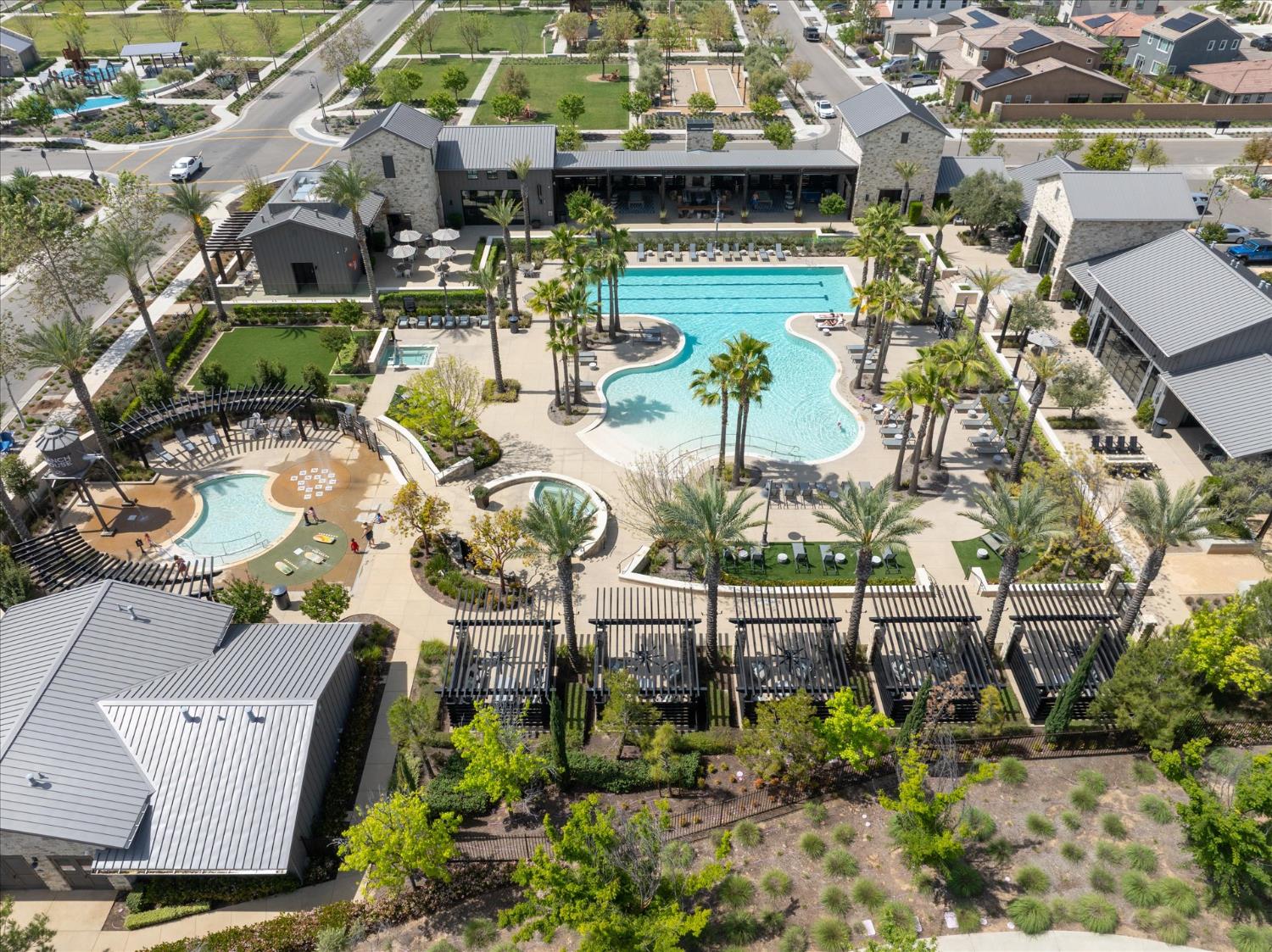 668 Rock Crest Ave, Madera, CA 93636