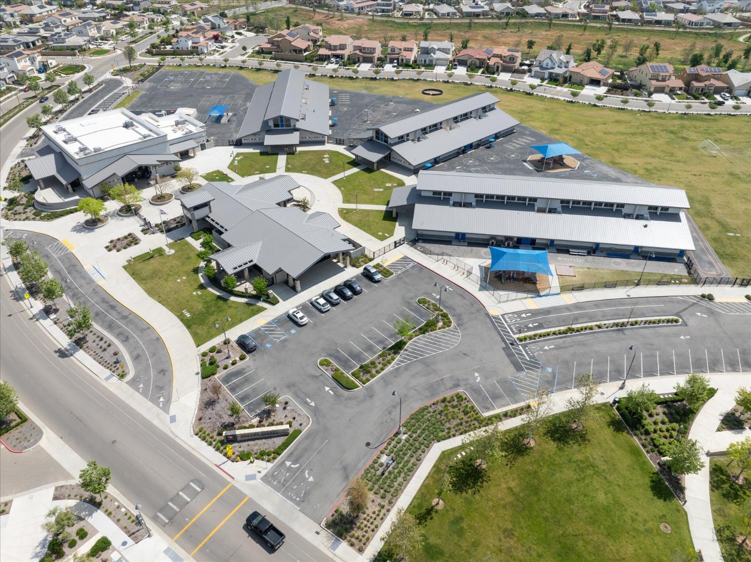 668 Rock Crest Ave, Madera, CA 93636