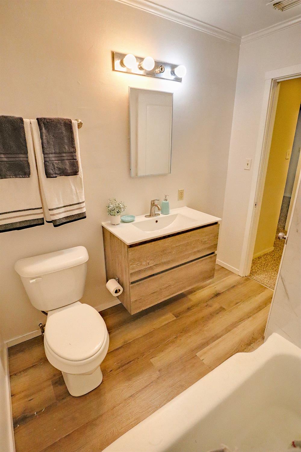 4121 N Palm Ave, Fresno, CA 93704