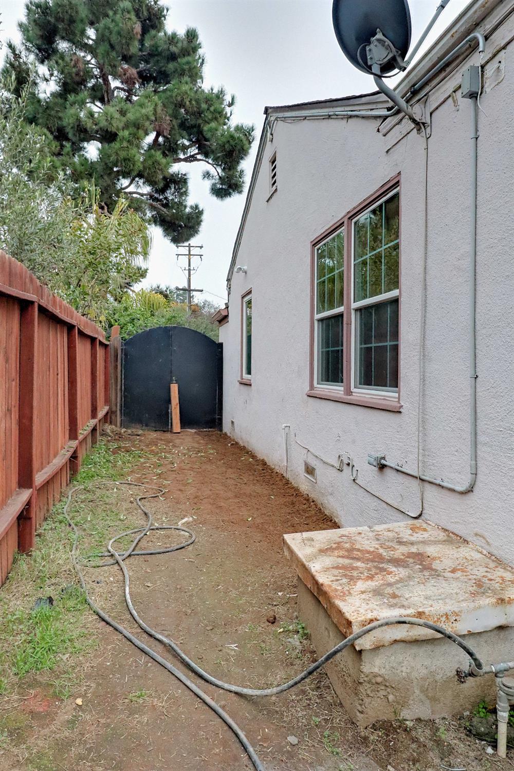 4121 N Palm Ave, Fresno, CA 93704