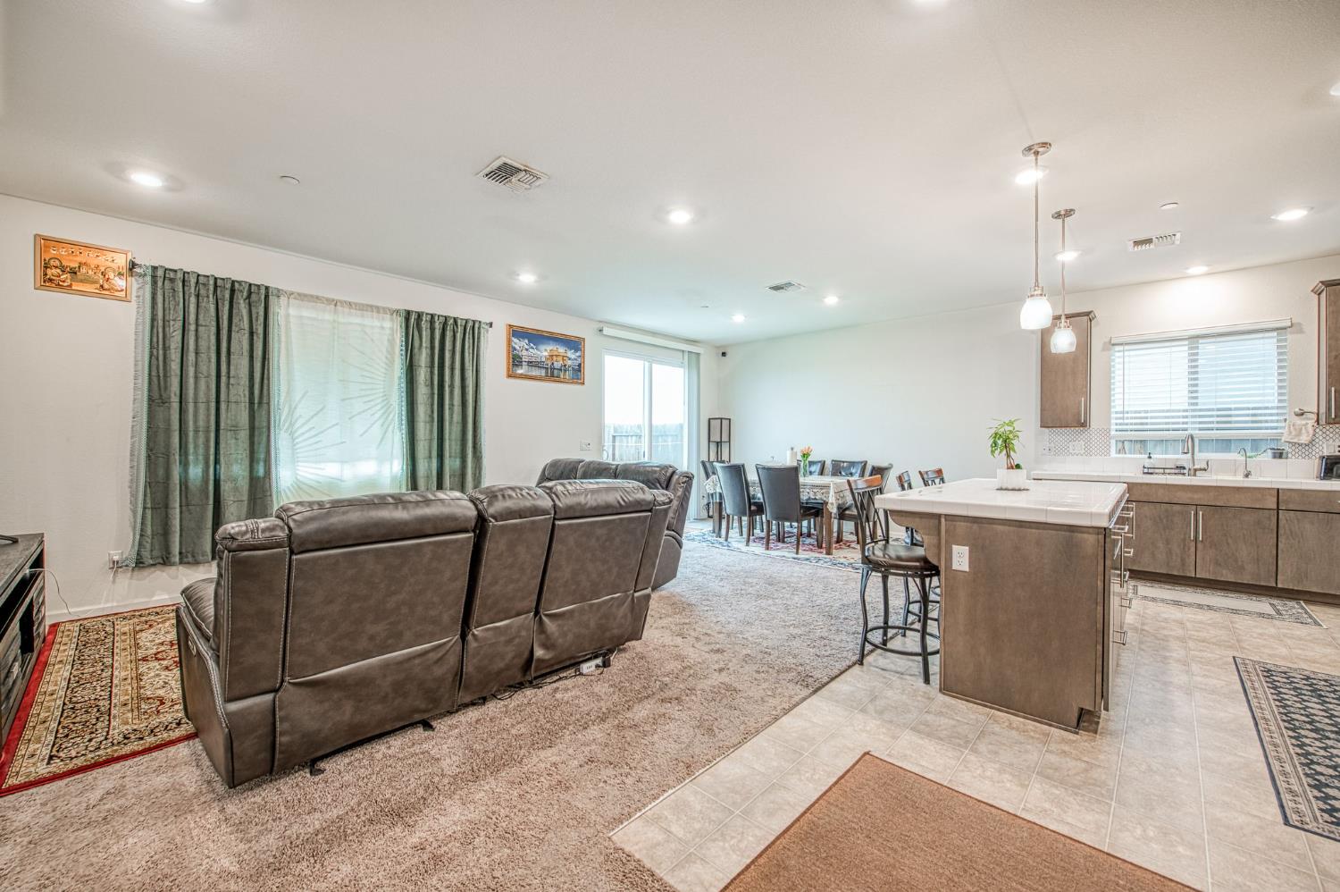 3597 Pacifica Dr, Madera, CA 93637