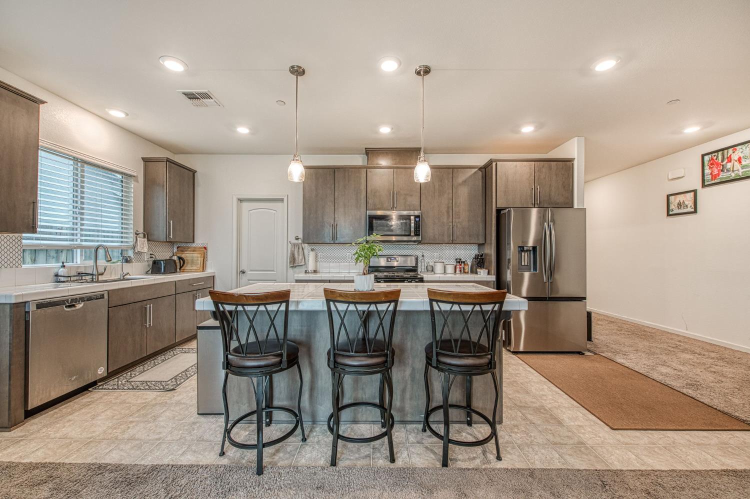 3597 Pacifica Dr, Madera, CA 93637