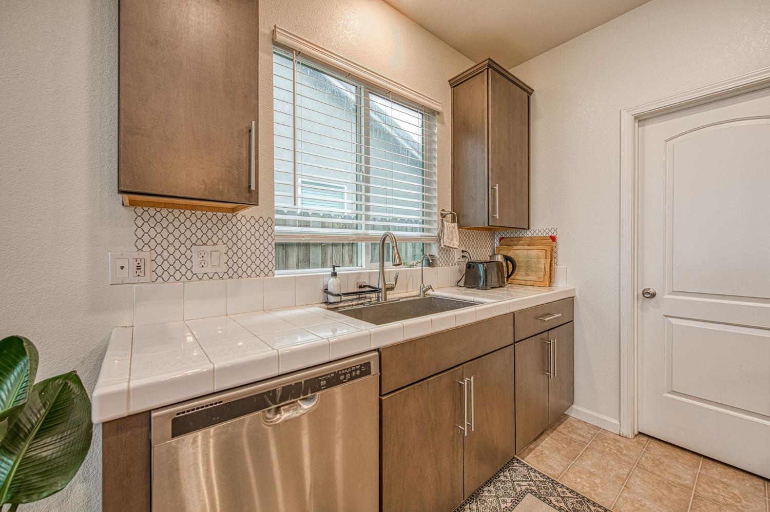 3597 Pacifica Dr, Madera, CA 93637